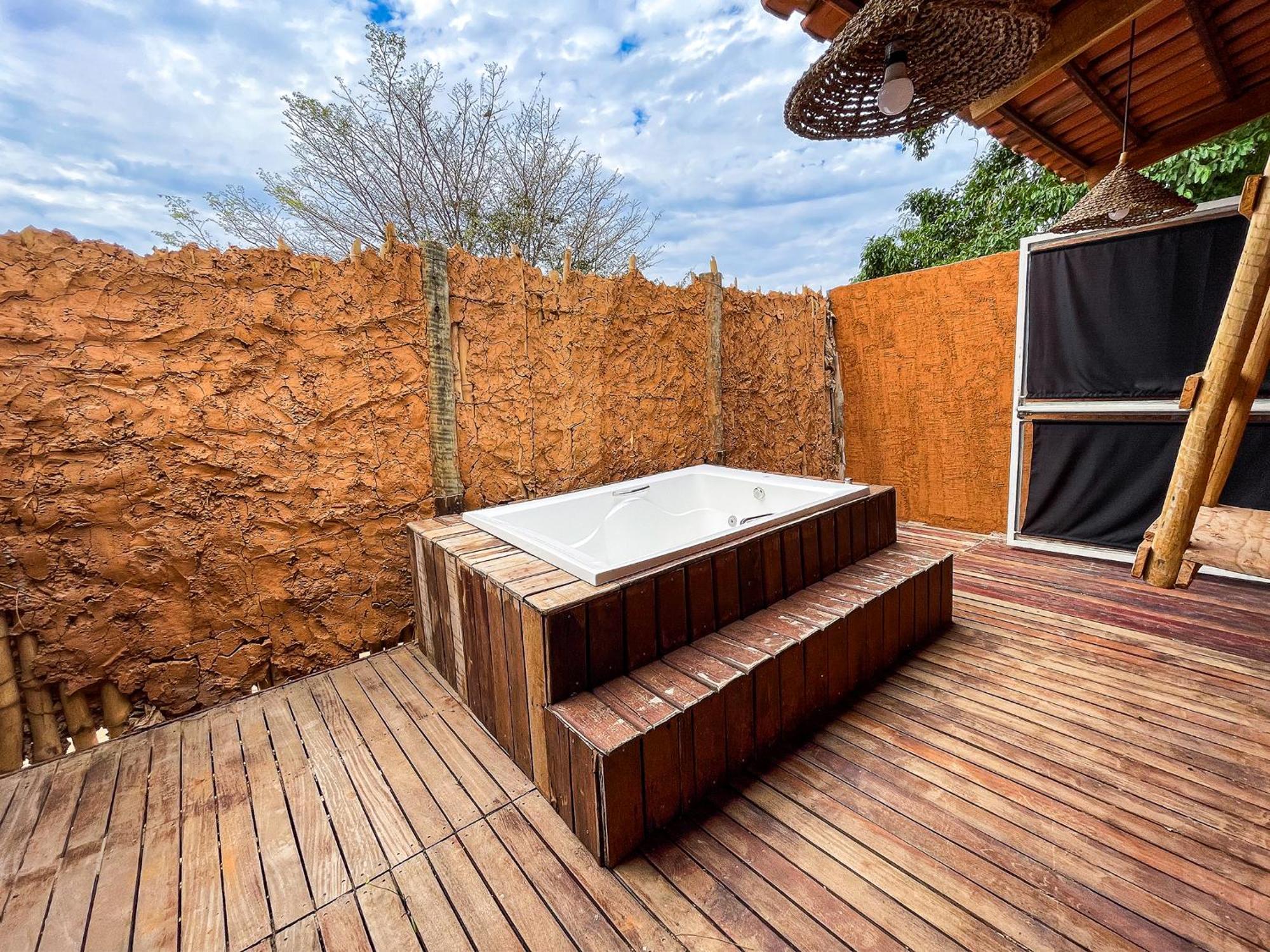Ranchos 30 Hotel Fazenda Hidrolandia  Eksteriør bilde